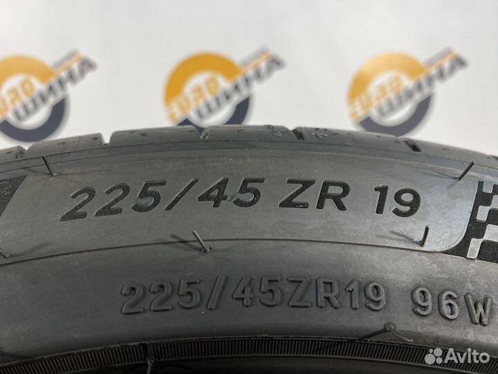 Michelin Pilot Sport 4 225/45 R19 96W