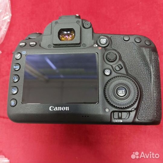 Зеркальный фотоаппарат Canon EOS 5D Mark IV Body