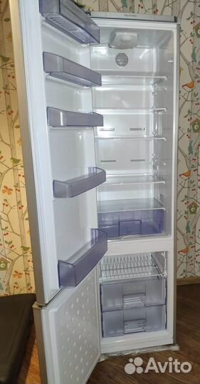 Холодильник Beko 54x60x201см Full No Frost Дисплей