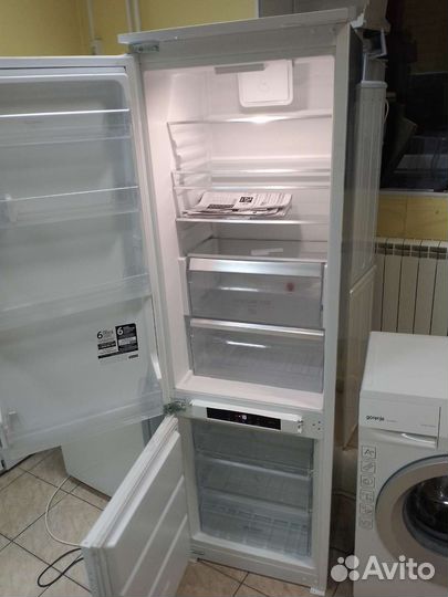 Холодильник В стройка Hotpoint Ariston доставка