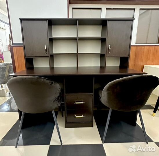 Детский письменный стол