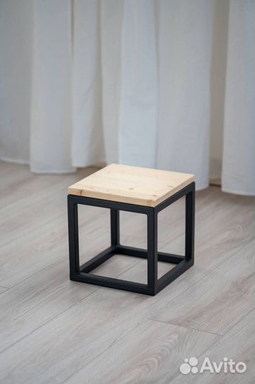 Подставка для цветов напольная