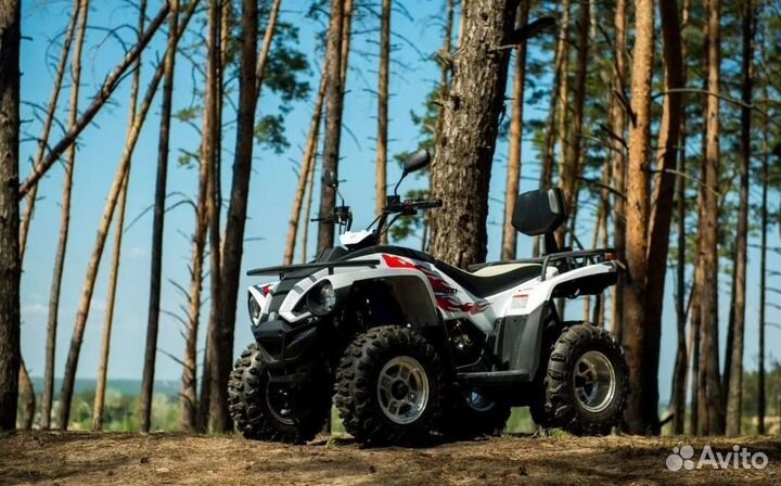 Квадроцикл Stels ATV 650 Guepard Trophy белый