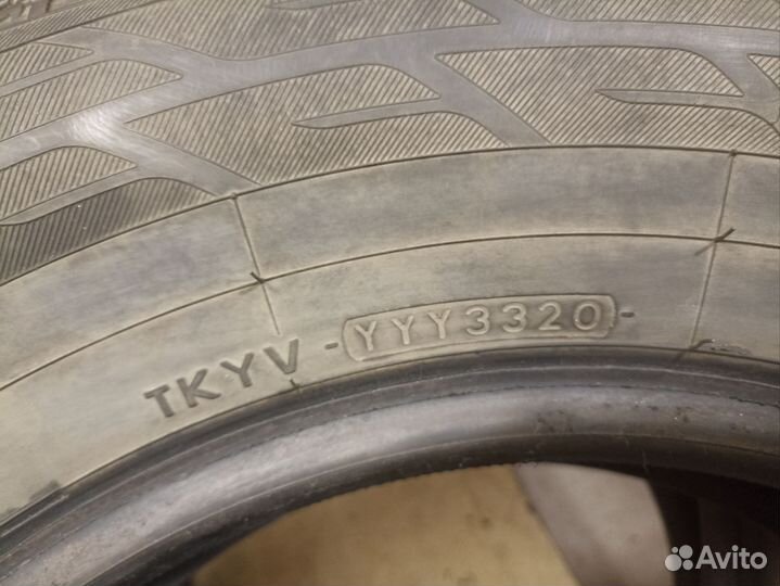 Yokohama Ice Guard Stud IG55 215/70 R16