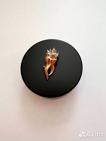 Брошь Зубик