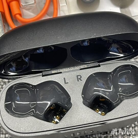 Беспроводные наушники JBL wave 200 TWS чёрные б/у