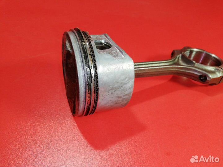 Поршень с шатуном Honda Accord CF3 F18B 1994-1997