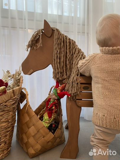 Лошадка из дерева