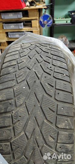 Gislaved Nord Frost 200 235/65 R17
