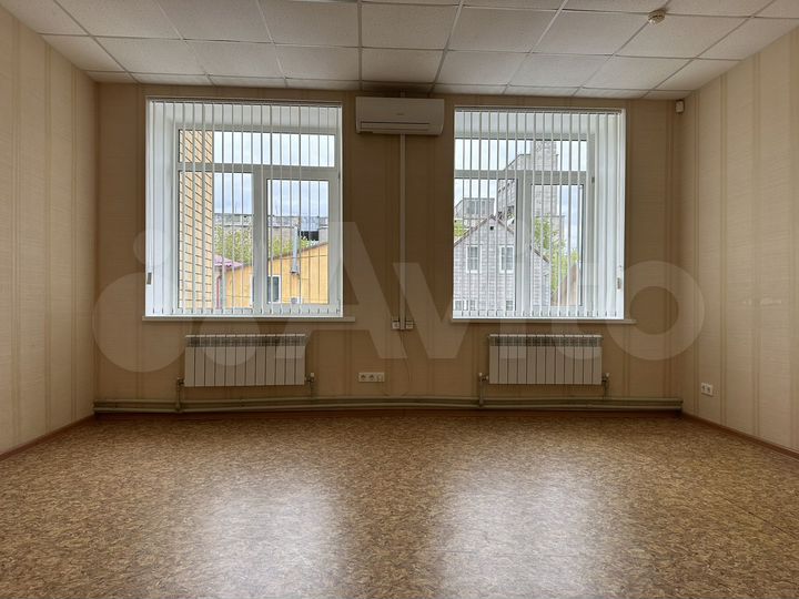 Спокойные офисы от 11 м2 на Коммунистической