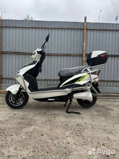 Мощный электроскутер новый