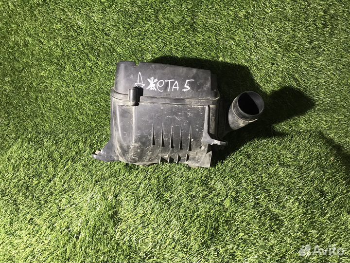 Корпус фильтра Volkswagen jetta 5