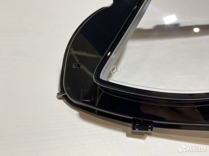 Левое стекло фары Mercedes W213 дорестайлинг