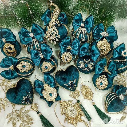 Набор елочных игрушек в коробке