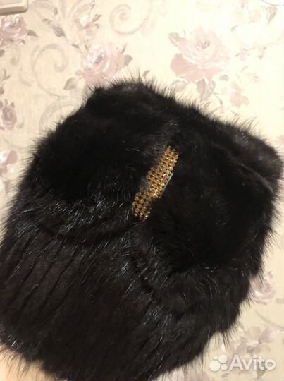 Женские меховые шапки