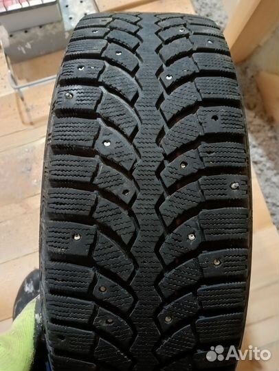 Bridgestone Blizzak Spike-01 195/65 R15 91T