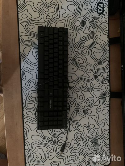 Клавиатура и коврик для мыши