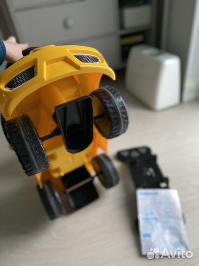 Машинка-каталка babygo делюкс