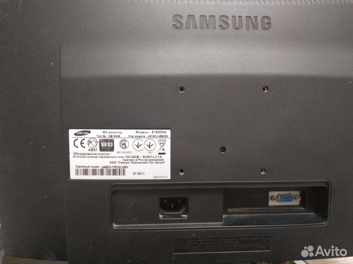 Монитор Samsung