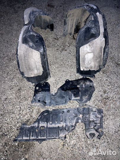 Подкрыльники передние на camry 50