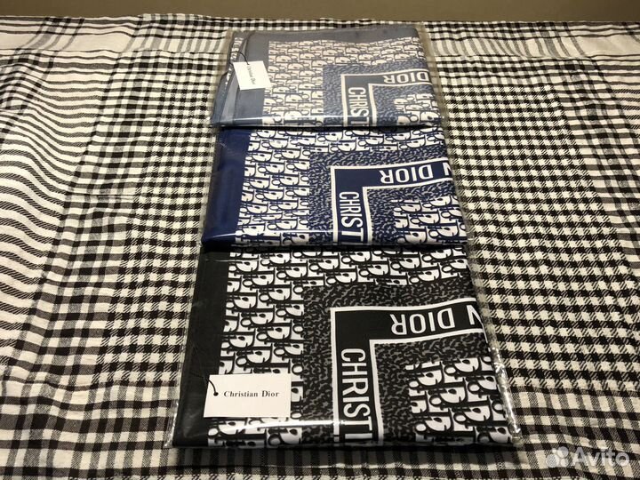 Шарфы и палантины christian dior и louis vuitton