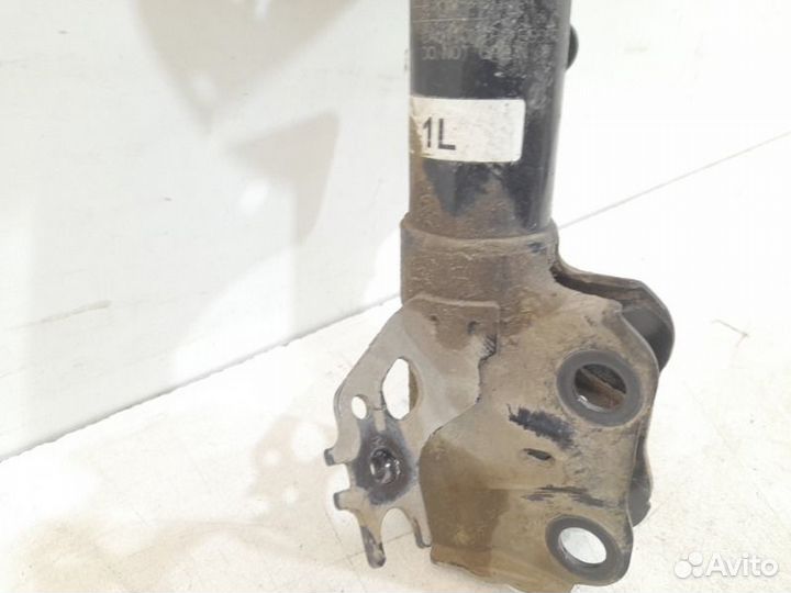 Амортизатор передний левый Toyota Camry V70 2018