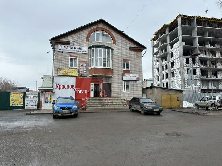 Торговая площадь, 105 м² и Холодильная комната