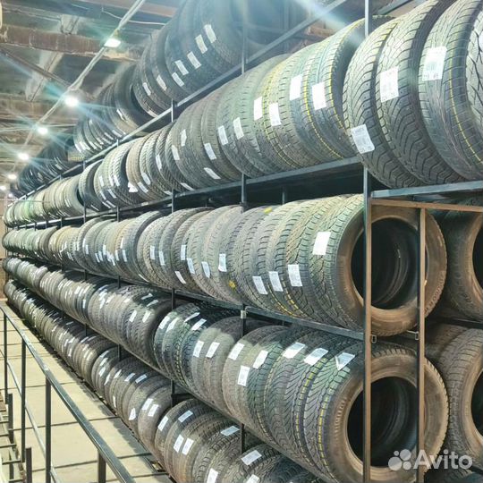 Pirelli P Zero Nero 205/40 R17 84L