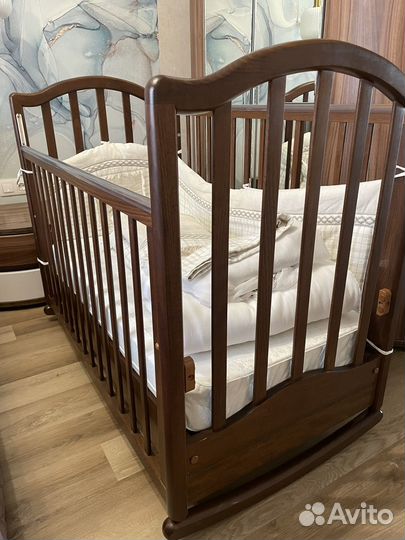 Детская кроватка