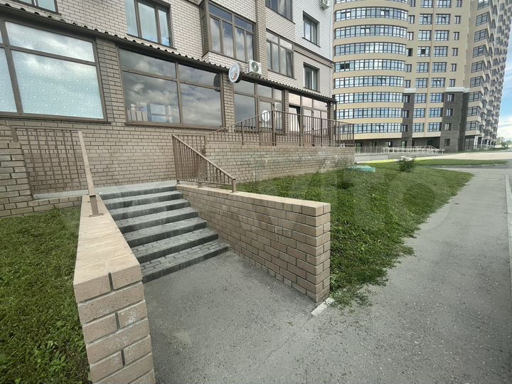 2-к. квартира, 68 м², 1/16 эт.