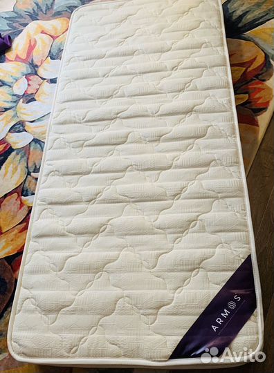 Детская кровать с матрасом