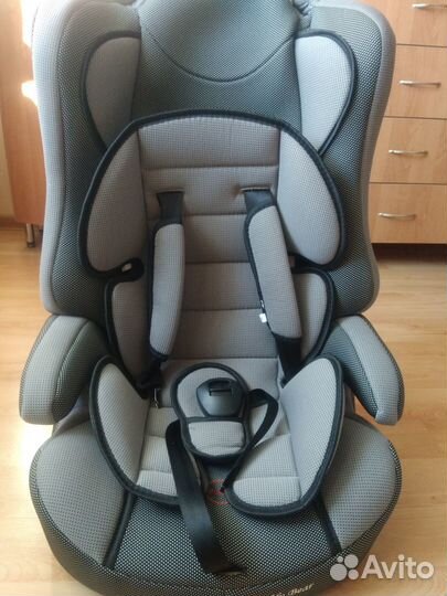Детское автокресло