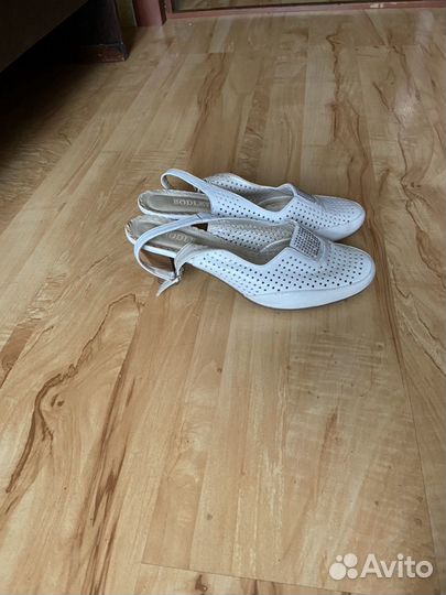 Туфли женские, босоножки