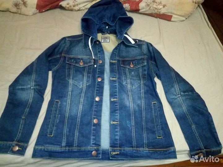 Джинсовая куртка