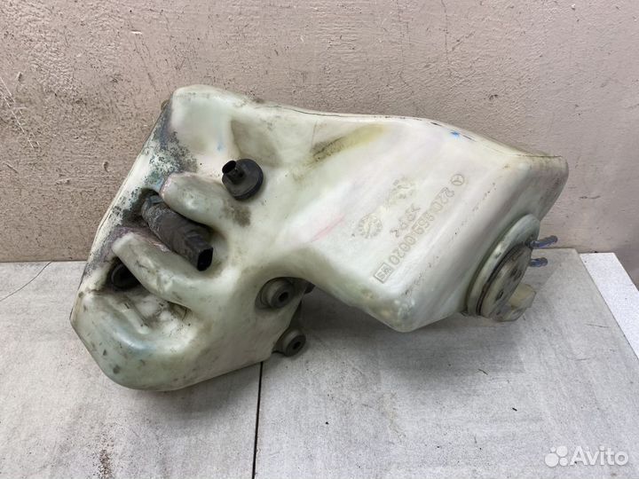 Бачок омывателя Мерседес