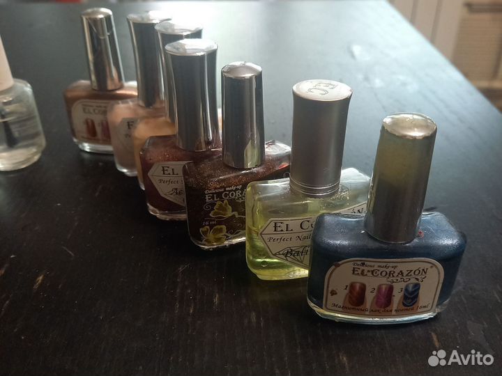 Лак для ногтей разные