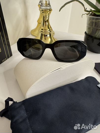 Солнцезащитные очки Prada оригинал
