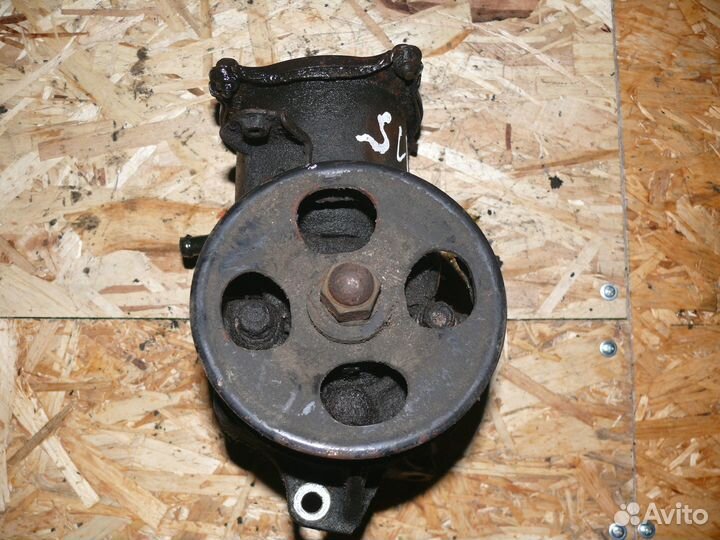 Насос гур Subaru Impreza 1999 г 1,8 л