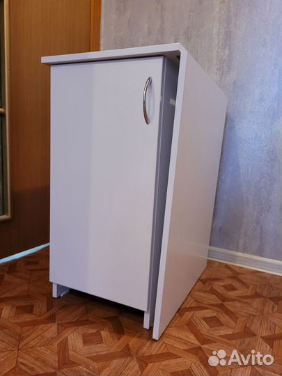 Стол для мастера маникюра