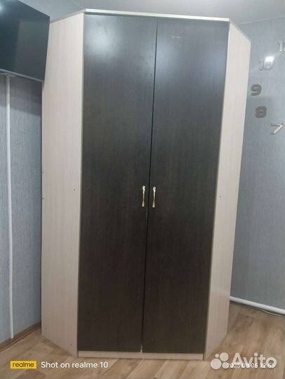 Угловой шкаф