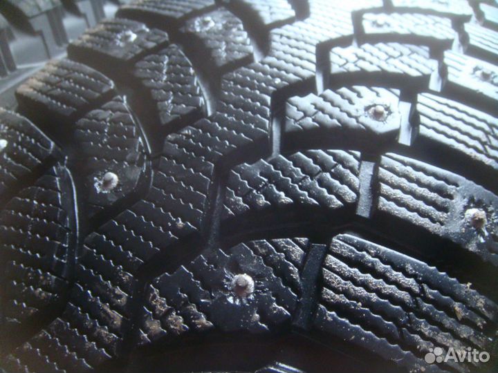 Bridgestone Blizzak Spike-01 225/65 R17