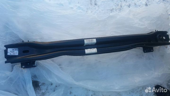 Усилитель бампера Volkswagen Tiguan 2018