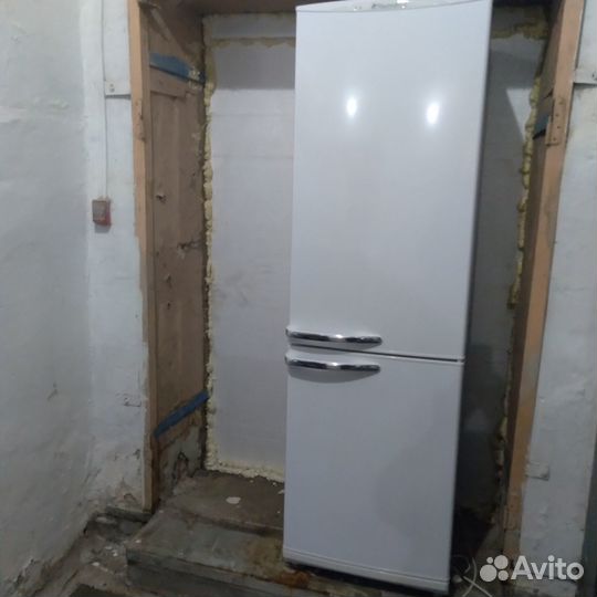 Холодильник Electrofrost 148