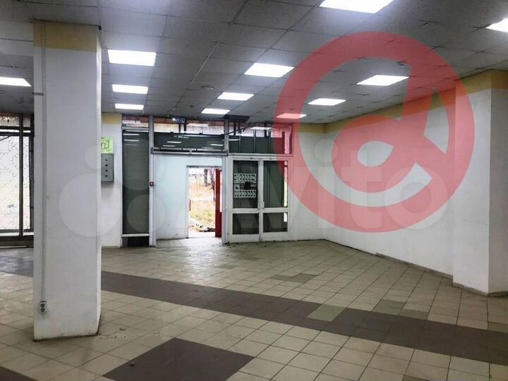 Сдам торговое помещение, 196 м²