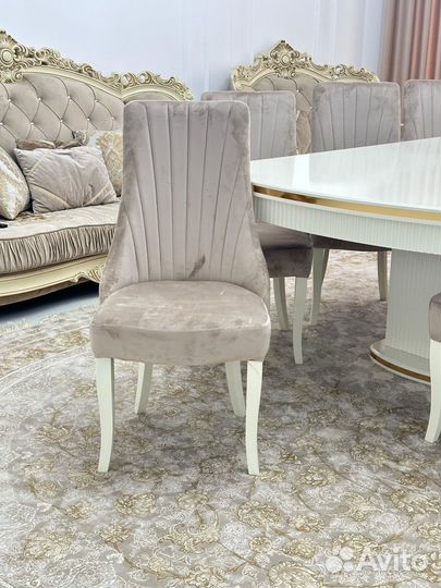 Стол кухонный