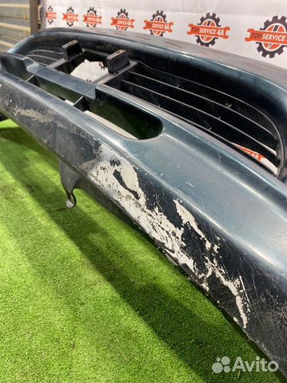 Бампер передний Toyota Granvia KCH16W 1KZ-TE 1996