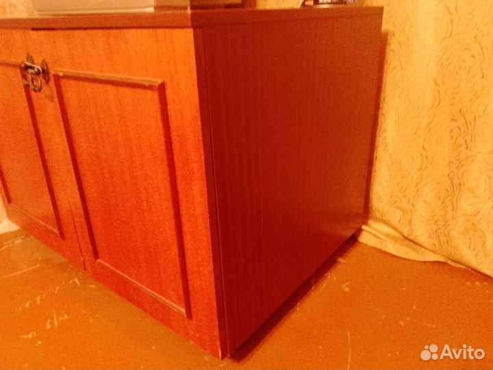 Тумба под телевизор бу массив