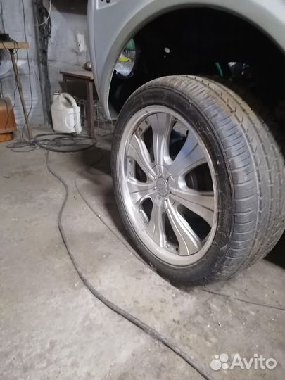 R19 Accelera Accelera 245/40, PCD 5x114.3 DIA 67