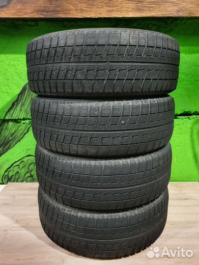 Bridgestone Blizzak DM-V1 215/60 R17