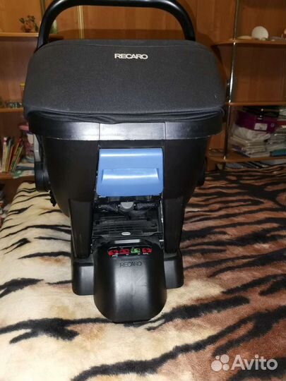 Продам автолюльку Recaro Privia + isofix